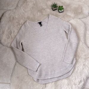 H&M Sweater Size Medium
